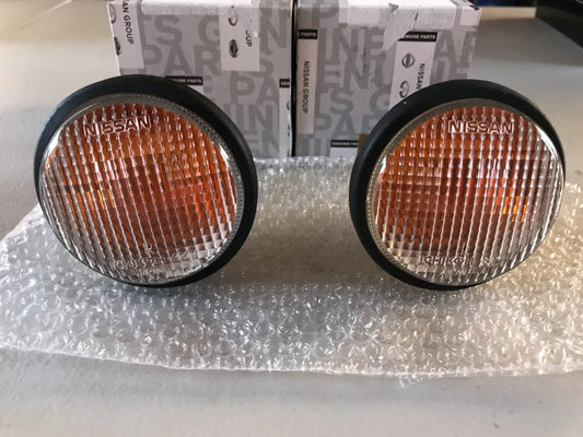 Genuine Nissan Clear Front Indicator Set to suit Nissan Skyline R33 GTR - Vega Autosports
