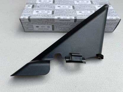 Genuine Nissan Front Door Seal Trim Set to suit Nissan Skyline R34 GTR / GTT / GTV - Vega Autosports