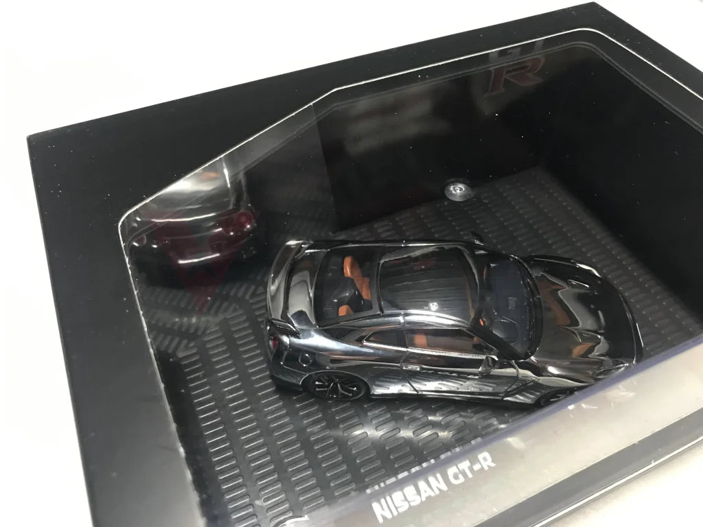 Genuine Nissan Skyline R35 GTR - Nismo Chrome 1/43 Model - Vega Autosports
