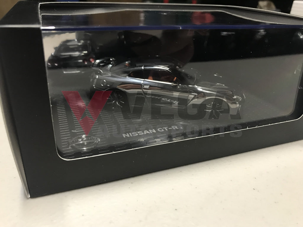 Genuine Nissan Skyline R35 GTR - Nismo Chrome 1/43 Model - Vega Autosports