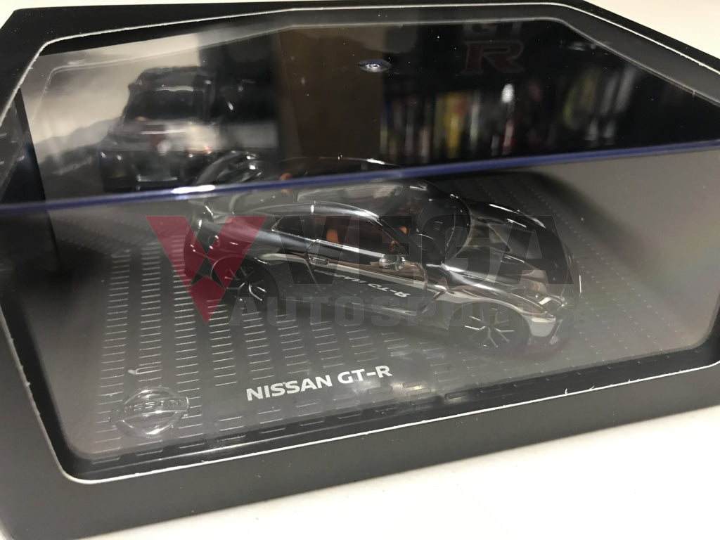 Genuine Nissan Skyline R35 GTR - Nismo Chrome 1/43 Model - Vega Autosports