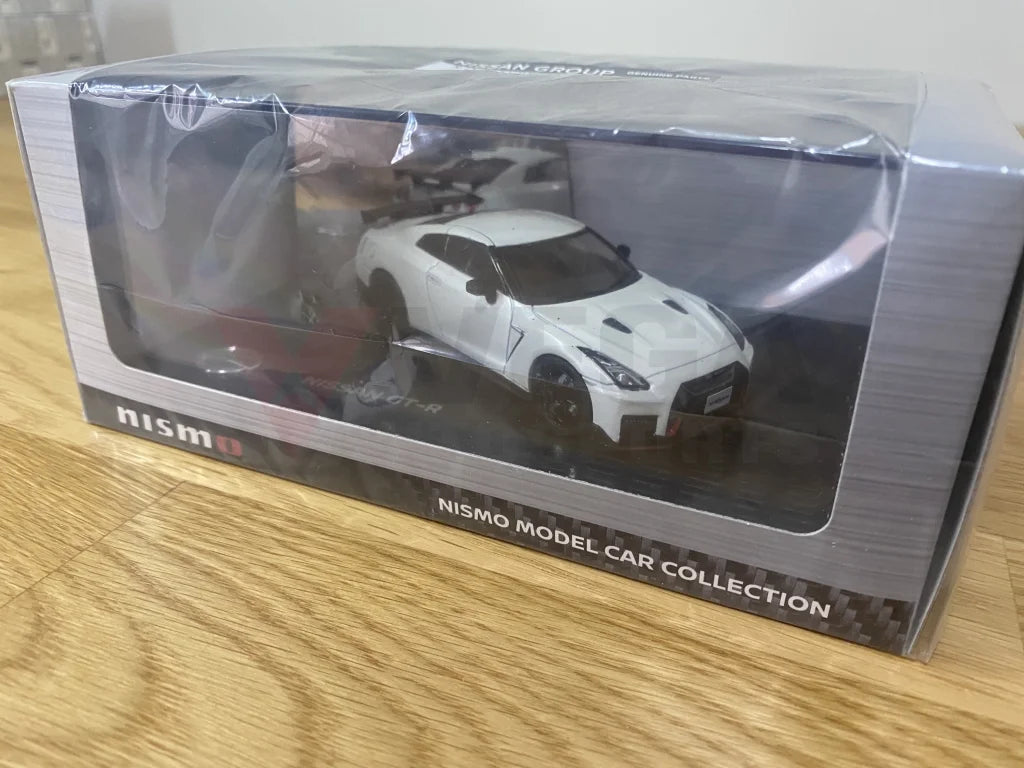 Genuine Nissan Skyline R35 Gtr - Nismo White 1:43 Model Merchandise