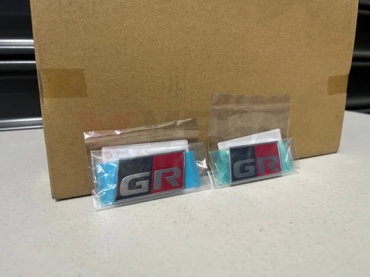 Gr Front Fender Emblem Set (Rhs & Lhs) To Suit Toyota Yaris Gxpa16 75362-52090 / 75361-52110