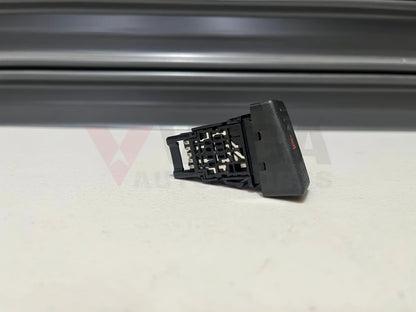 Hazard Light Switch To Suit Nissan Skyline R34 Gtr / Gt-T Gt Gt-V 25290-Aa000 Electrical