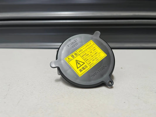 Head Light Bulb Socket Cover To Suit Mitsubishi Lancer Evolution 8 / 9 Hid Mr957913 Electrical