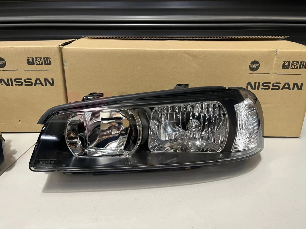 Head Light Housing (Halogen) Rhs / Lhs To Suit Nissan Skyline R34 Gt Gt-T 26025-Aa001 26075-Aa001