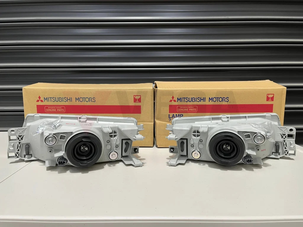 Headlight Assemblies Rhs & Lhs To Suit Mitsubishi Lancer Evolution 5 / 6 6.5 Cp9A Electrical