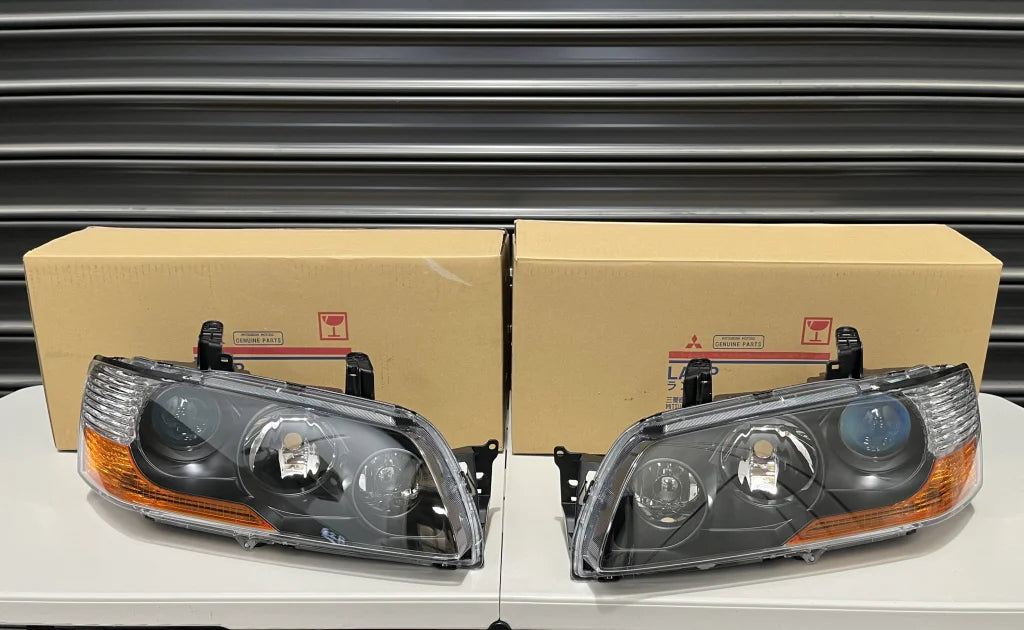 Hid Headlight Housing Set (Rhs & Lhs) To Suit Mitsubishi Lancer Evolution 8 Mr Ct9A 8301B718 /