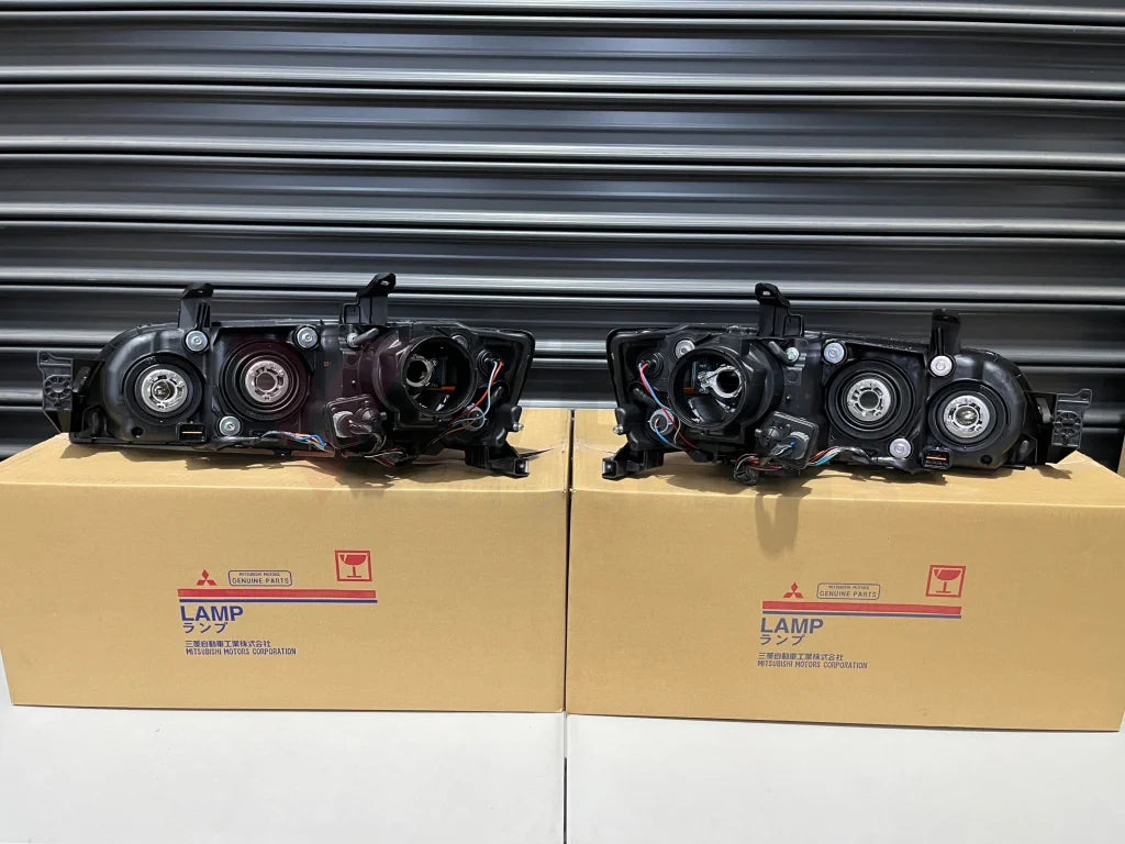 Hid Headlight Housing Set Rhs & Lhs To Suit Mitsubishi Lancer Evolution 9 Mr 8301B723 / 8301B724