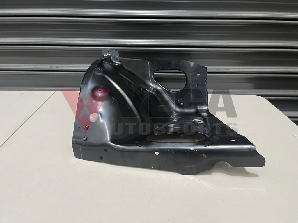 Hood Ledge (Front Lower Lhs) To Suit Nissan Skyline R33 / R34 Gtr 64131-24U00 Exterior