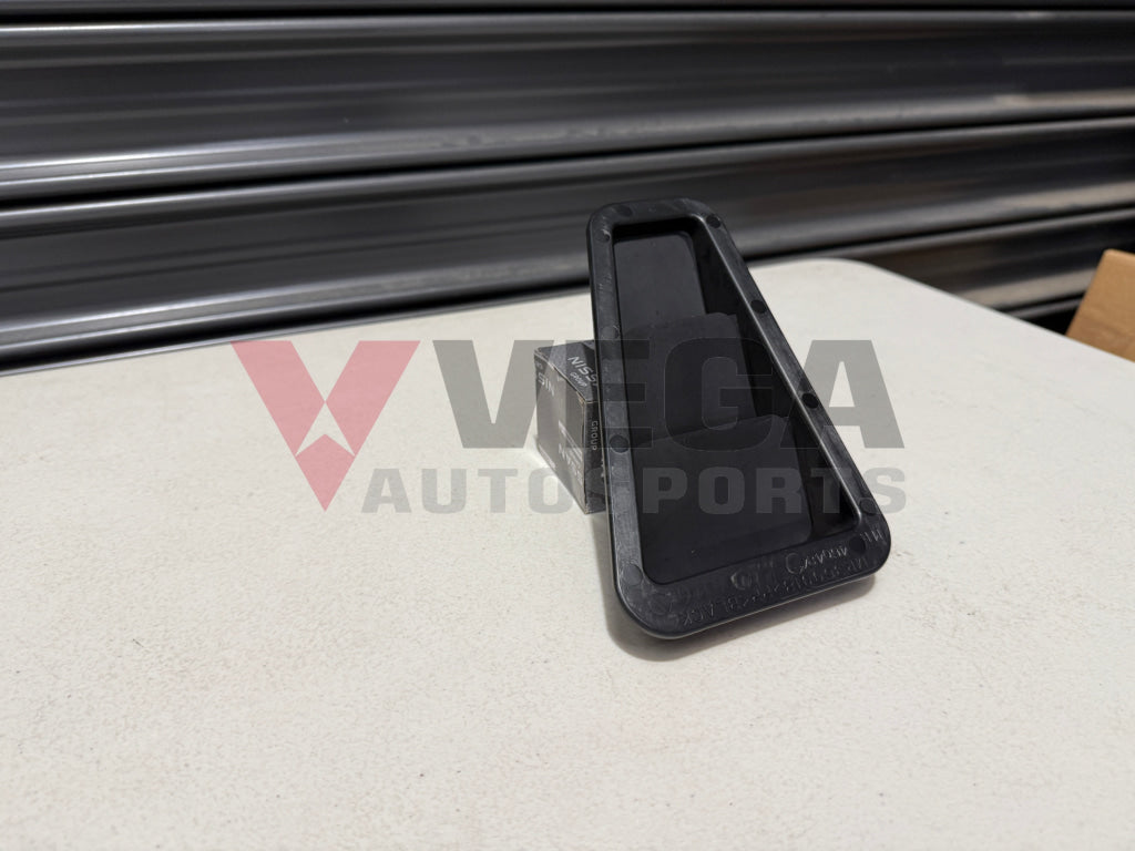 HVAC Rear Vent Duct to suit Mitsubishi Lancer Evolution 7 / 8 / 9 CT9A MR460484 Exterior