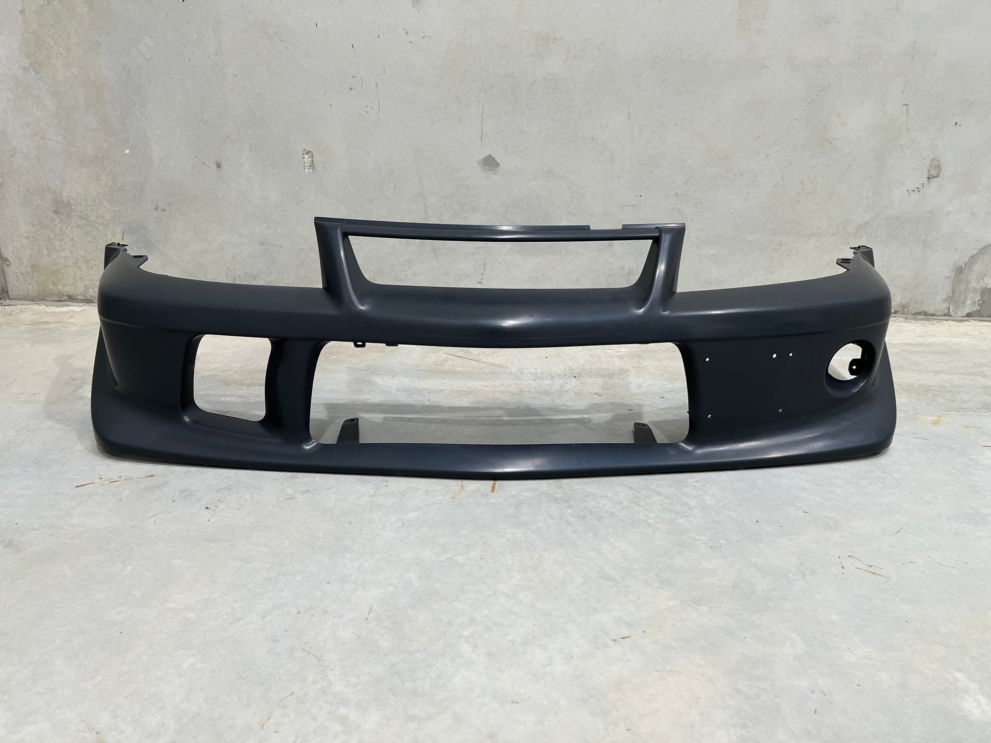 Genuine Mitsubishi Lancer Evolution Vi Tommi Makinen Edition S2 Front Bumper (Evo6.5 Tme) Exterior