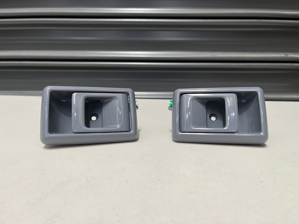 Inner Door Handle Set (Rhs / Lhs) Grey To Suit Landcruiser 78 79 70 Series 69205-10040-B7