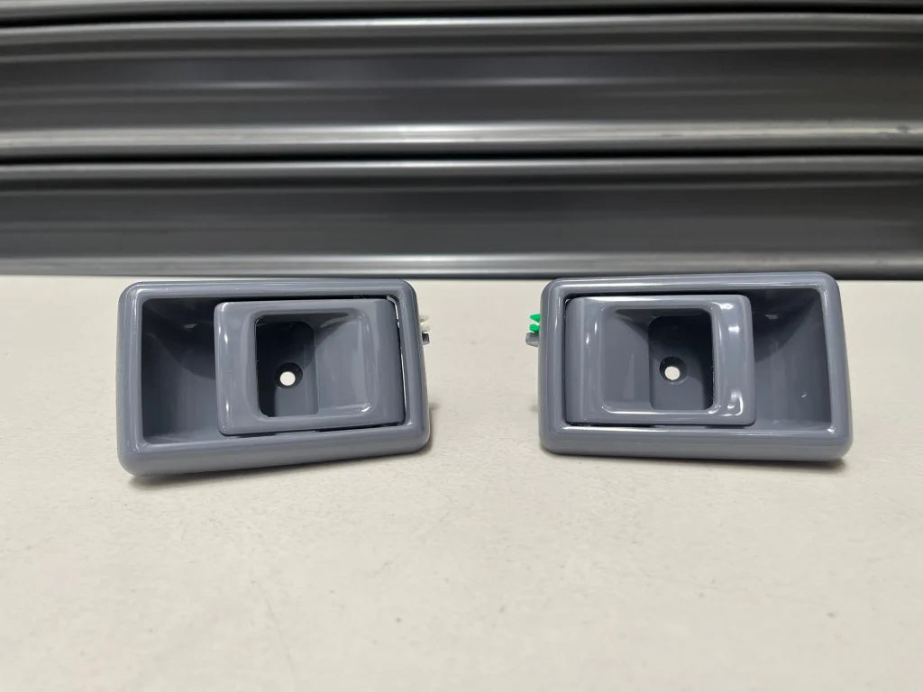Inner Door Handle Set (Rhs / Lhs) Grey To Suit Landcruiser 78 79 70 Series 69205-10040-B7