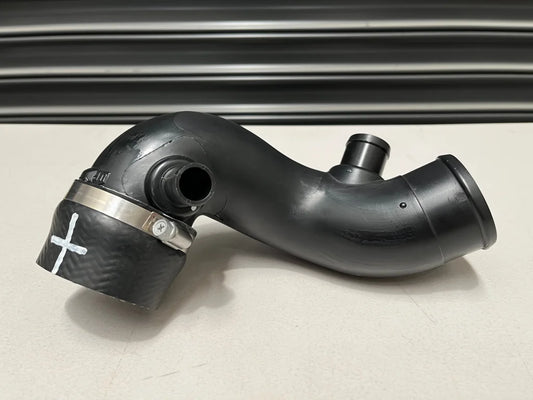 Intercooler Outlet Hose To Suit Mitsubishi Lancer Evolution 4 / 5 6 6.5 Cp9A Cn9A Engine