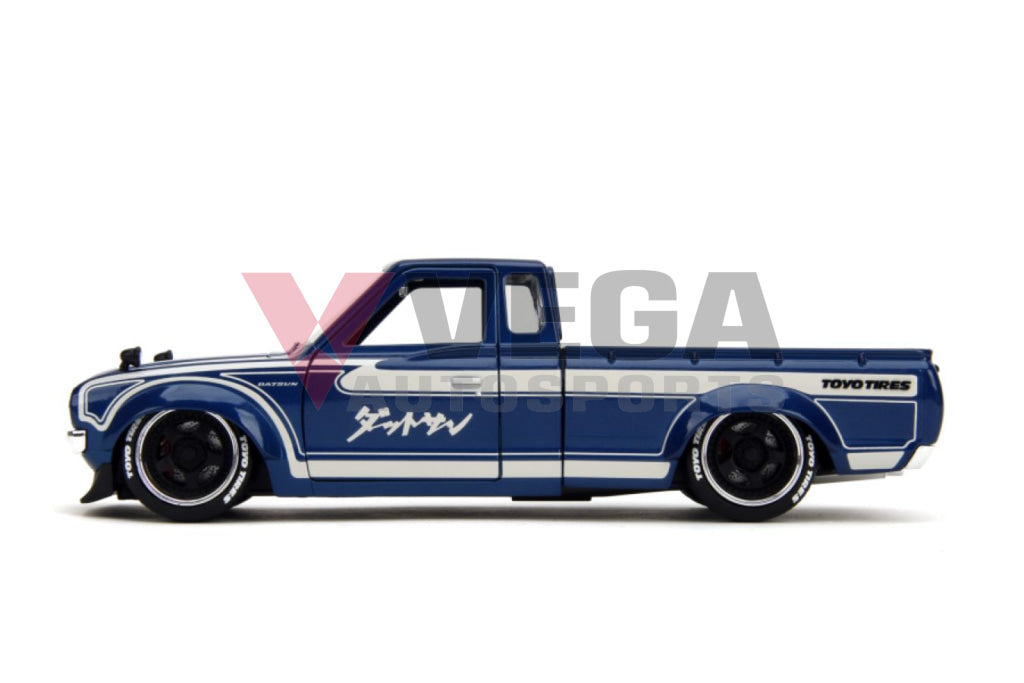 JDM Tuners - 1972 Datsun 620 1:24 Scale Diecast Vehicle Merchanandise