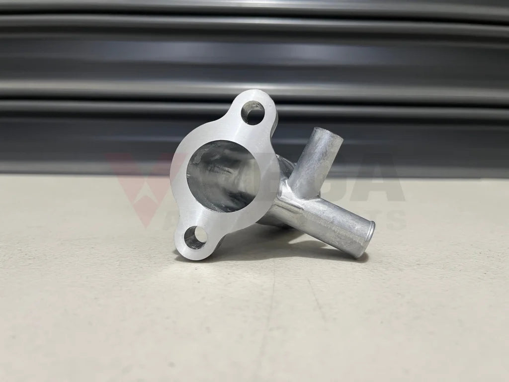 Lower Water Neck Inlet For Datsun L16 L18 L20B 720 910 S110 13049-U0100 Cooling