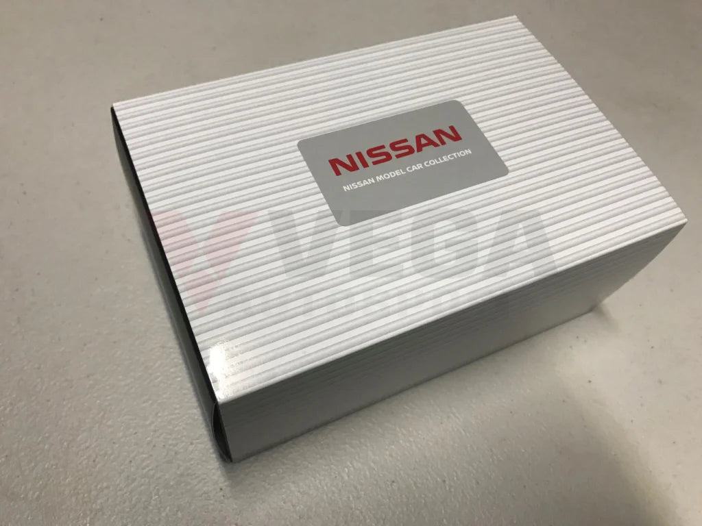 Nissan GTR Nismo 1:43 Scale Model - Chrome - Vega Autosports