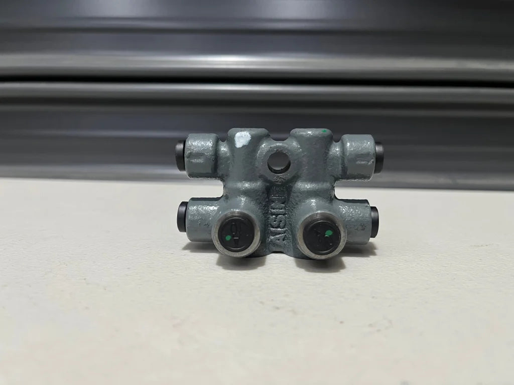 Non-Abs Proportioning Valve To Suit Mitsubishi Lancer Evolution 1 1992.10-1993.11 Mb699641 Brakes