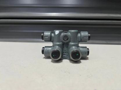 Non-Abs Proportioning Valve To Suit Mitsubishi Lancer Evolution 1 1992.10-1993.11 Mb699641 Brakes