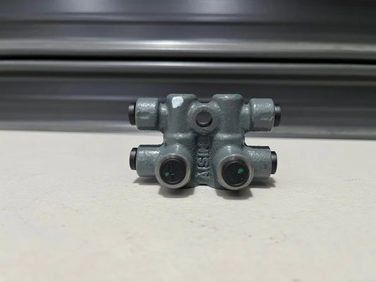 Non-Abs Proportioning Valve To Suit Mitsubishi Lancer Evolution 1 1992.10-1993.11 Mb699641 Brakes