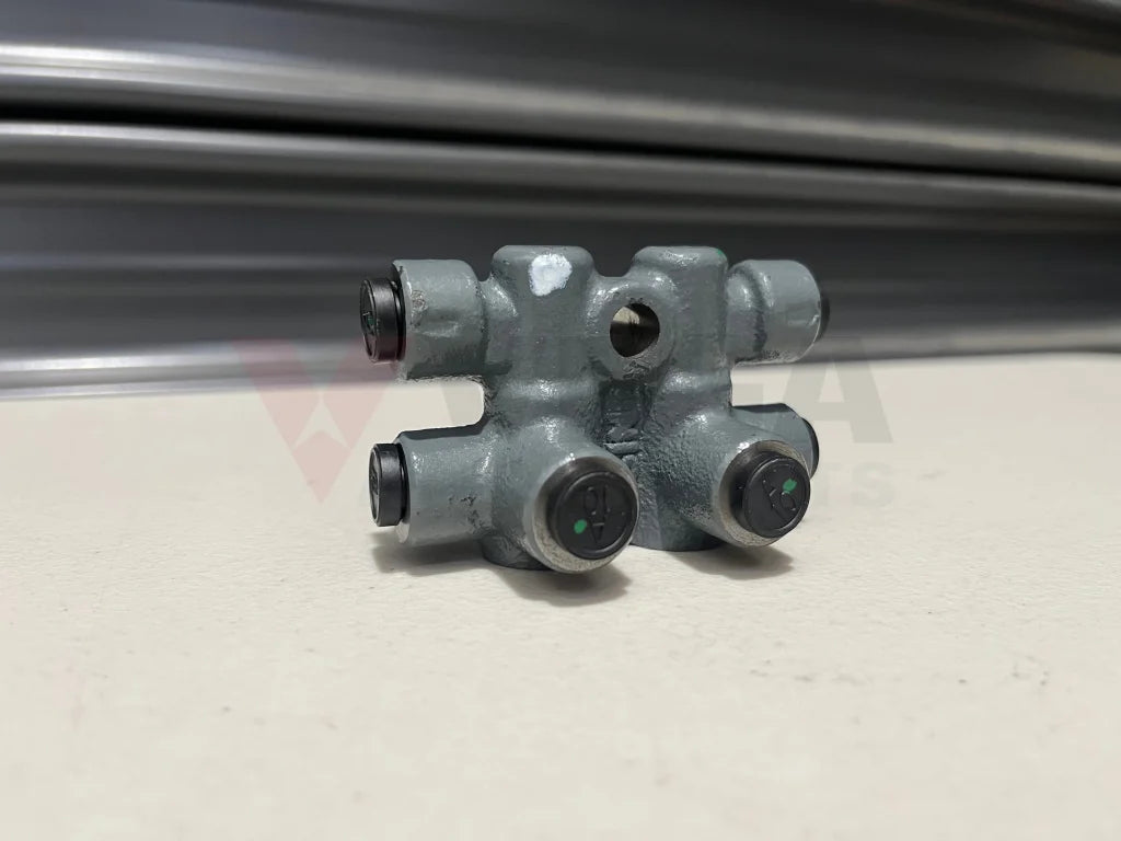 Non-Abs Proportioning Valve To Suit Mitsubishi Lancer Evolution 1 1992.10-1993.11 Mb699641 Brakes