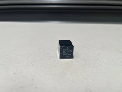 Oem A/C Control Equipment Relay To Suit Mitsubishi Lancer Evolution 8 / 9 Mr538851 8627A008