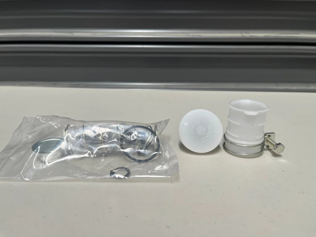 Oem Clutch Master Cylinder Piston / Reservoir Rebuild Kit To Suit Nissan R32 Gtr R33 R34 Gearbox And