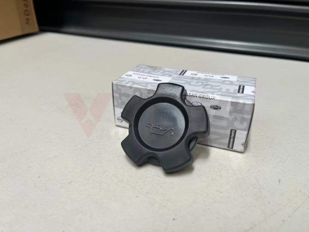 Oil Filler Cap To Suit Nissan S12/R30/R31/R32/C32/D22/E50/U11/U12/Y60/Z31/Z32 15255-D5501 Engine