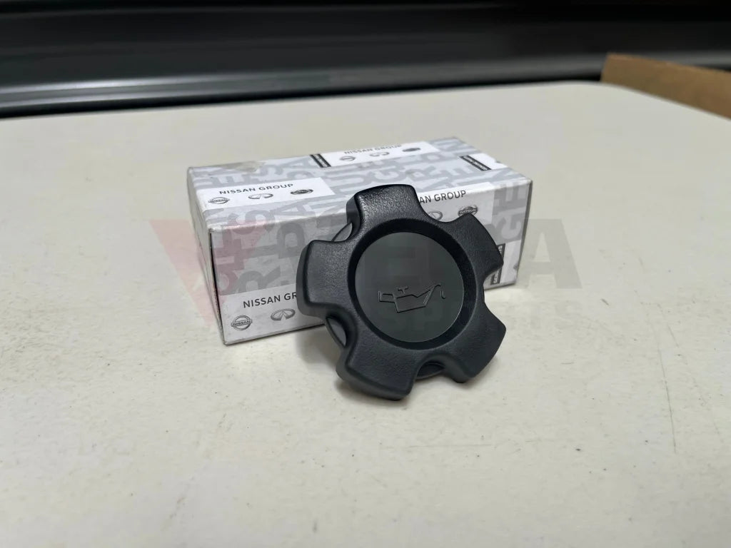 Oil Filler Cap To Suit Nissan S12/R30/R31/R32/C32/D22/E50/U11/U12/Y60/Z31/Z32 15255-D5501 Engine