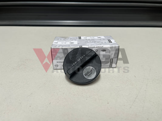 Oil Filler Cap To Suit Nissan S13 / S14 S15 R33 R34 C34 A31 N14 N15 N16 15255-1P103 Engine