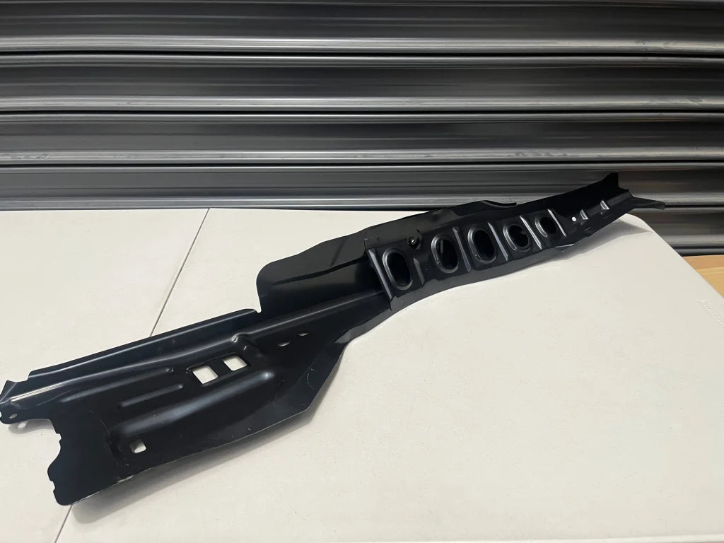 Outer Hood Ledge Assembly Lhs To Suit Nissan R34 Gtr 64181-Aa000 Body Panels