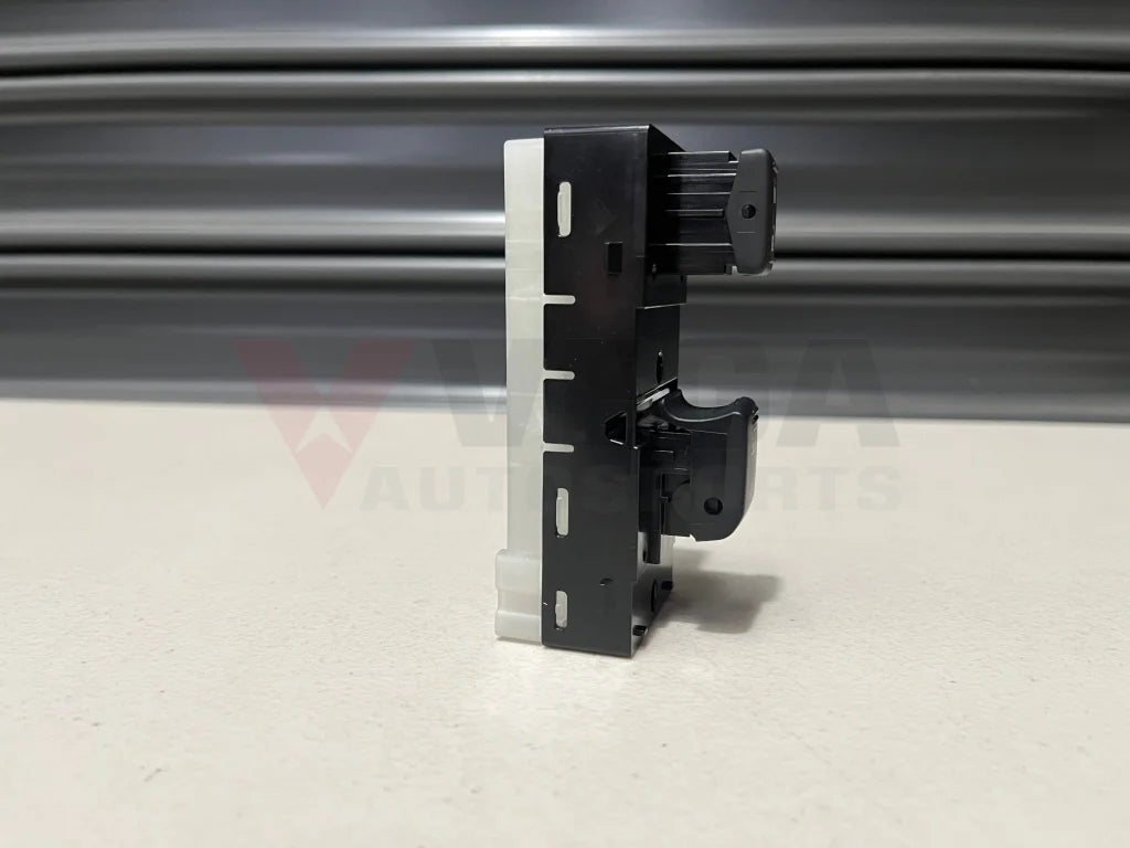 Power Window Main Switch Assembly Lhs To Suit Nissan R35 Gtr 25411-Jf00A Electrical