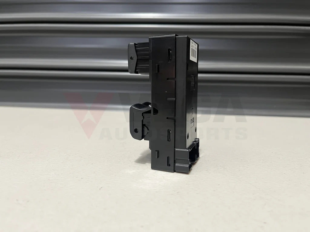 Power Window Main Switch Assembly Rhs To Suit Nissan R35 Gtr 25401-Jf10A Electrical
