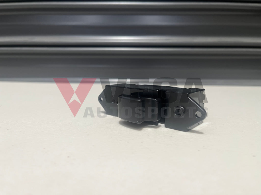 Power Window Switch (Rear Lhs Passenger) To Suit Mitsubishi Lancer Evolution 7 / 8 Ct9A Mr587880