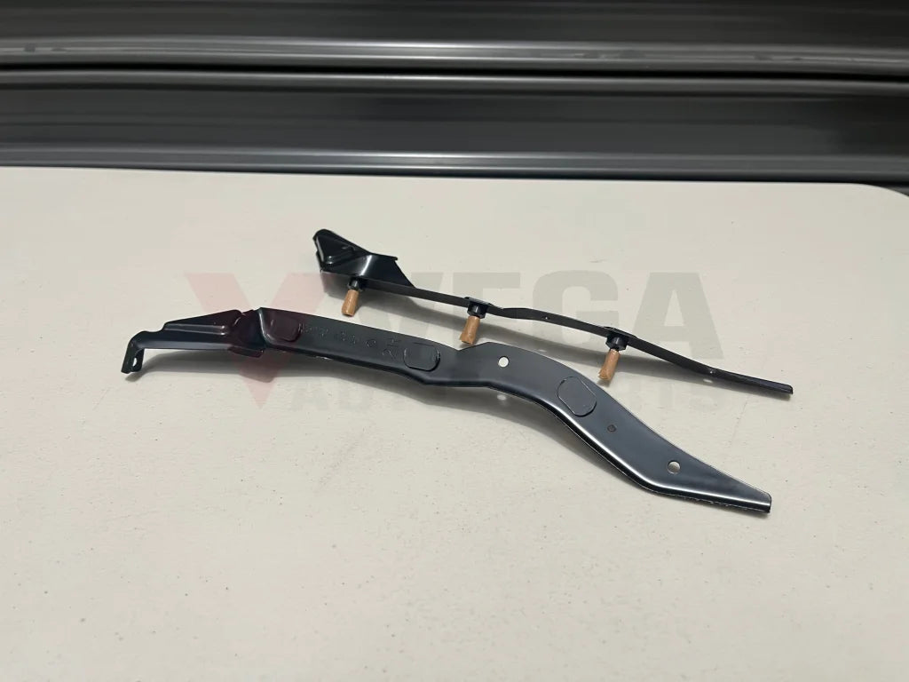 Rear Bumper Bracket (Rhs & Lhs) To Suit Nissan Skyline R33 Models 85220-22U00 / 85221-22U00 Exterior