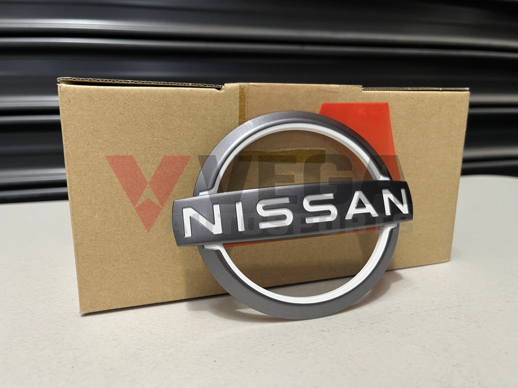 Rear Bumper ’Nissan’ Emblem To Suit Nissan Z Rz34 62890-6Gp0A Emblems Badges And Decals