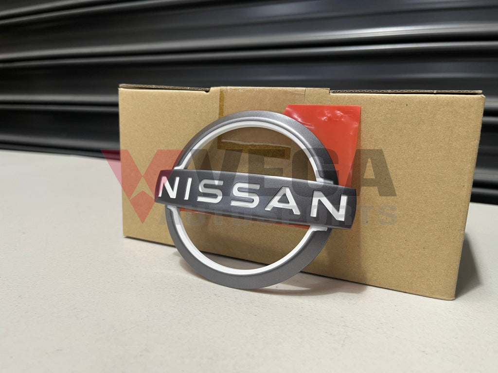 Rear Bumper ’Nissan’ Emblem To Suit Nissan Z Rz34 62890-6Gp0A Emblems Badges And Decals