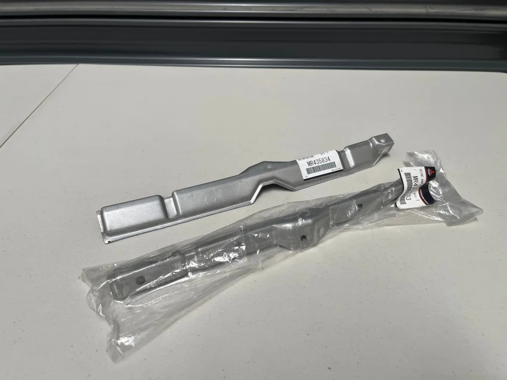 Rear Bumper Reinforcement Bracket Rhs / Lhs To Suit Mitsubishi Lancer Evolution 5 6 6.5 Cp9A