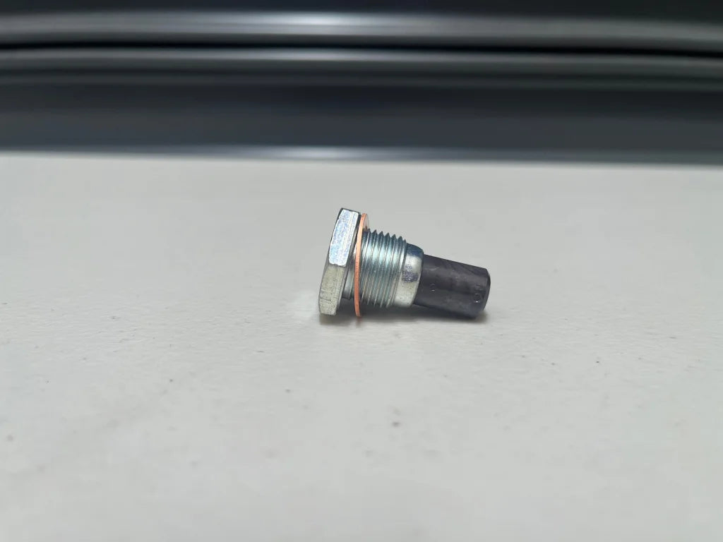 Rear Diff Magnetic Drain Plug to suit Mitsubishi Lancer Evolution 4 / 5 / 6 / 7 / 8 / 9 CP9A CT9A MB569390 - Vega Autosports