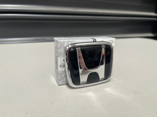 Rear Emblem "Honda" to suit Honda S2000 AP1 AP2 *NH547* 75701-S2A-000ZB *Discontinued* - Vega Autosports