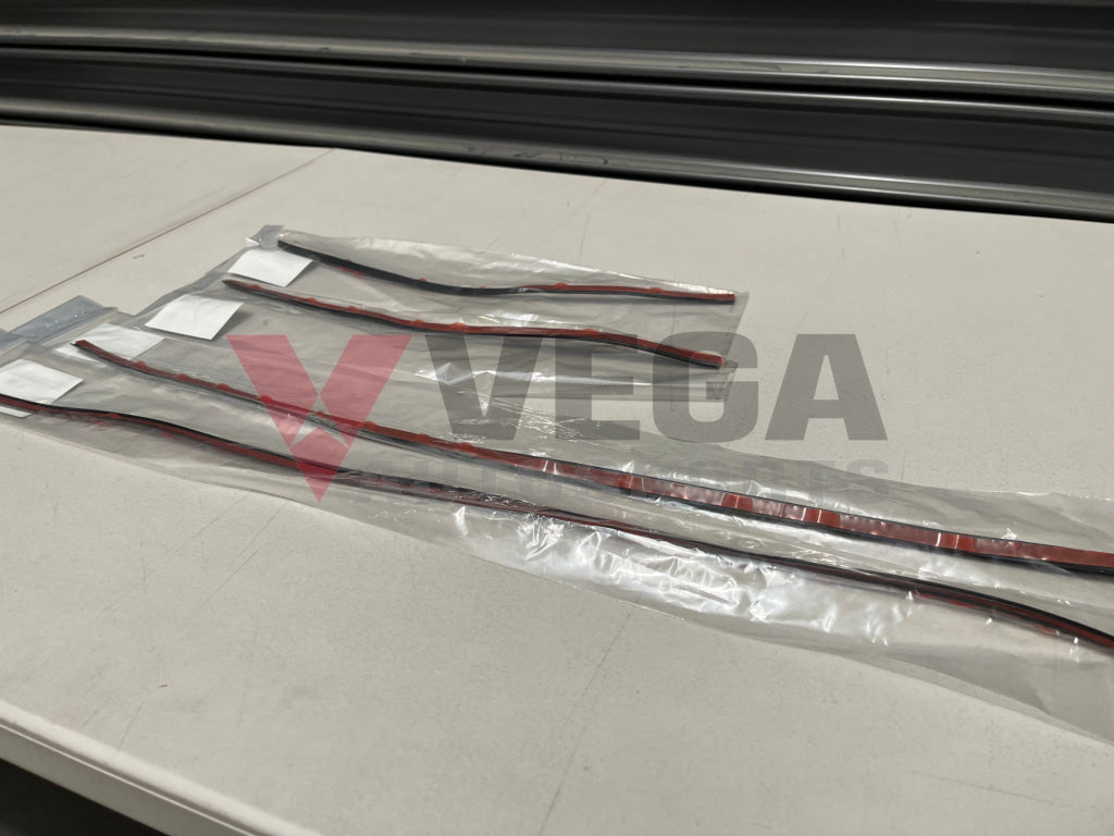 Rear Overfender Seal Set (4-piece) Black - RHS & LHS to suit Mitsubish ...