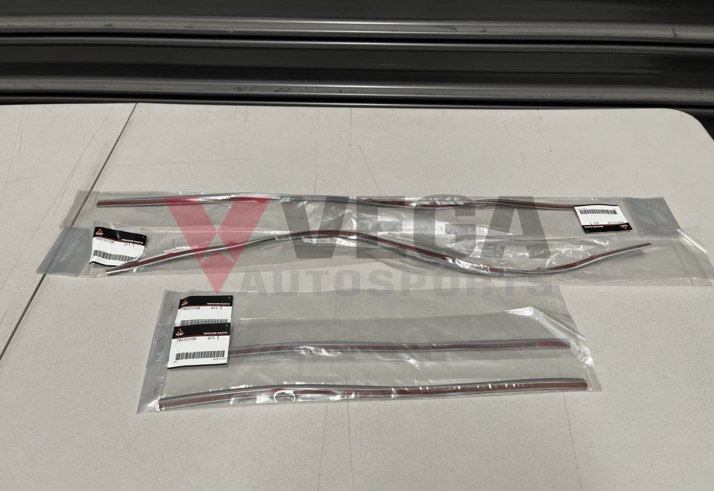 Rear Overfender Seal Set (4-Piece) Silver - Rhs & Lhs To Suit Mitsubishi Lancer Evolution 5 / 6 6.5