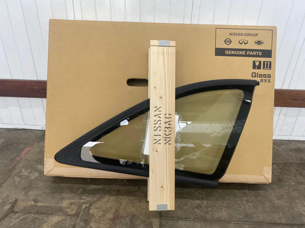 Rear Quarter Glass & Moulding (Rhs) To Suit Nissan Skyline R33 Model (All) - Coupe Exterior