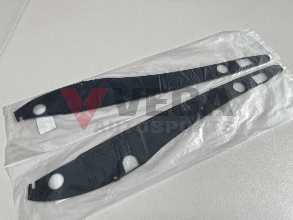 Rear Spoiler Rubber Set (2-Piece) To Suit Nissan Skyline R33 Gtr Exterior