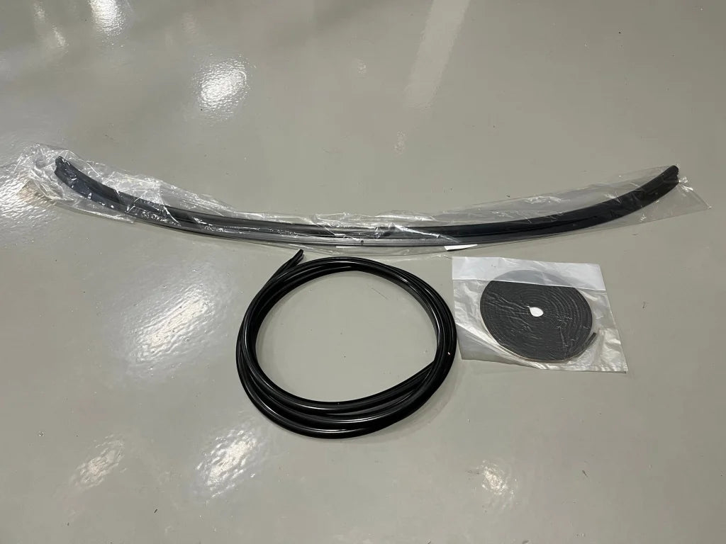 Rear Windscreen Fitting Kit To Suit Nissan Silvia S14 Exterior