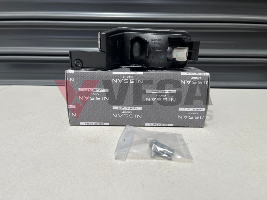 Reverse Light (LHS) Early Model to suit Nissan Skyline R34 GTR / 20GT / 25GT / 25GT-4 / 25GT-t / GT-V 26545-AA125