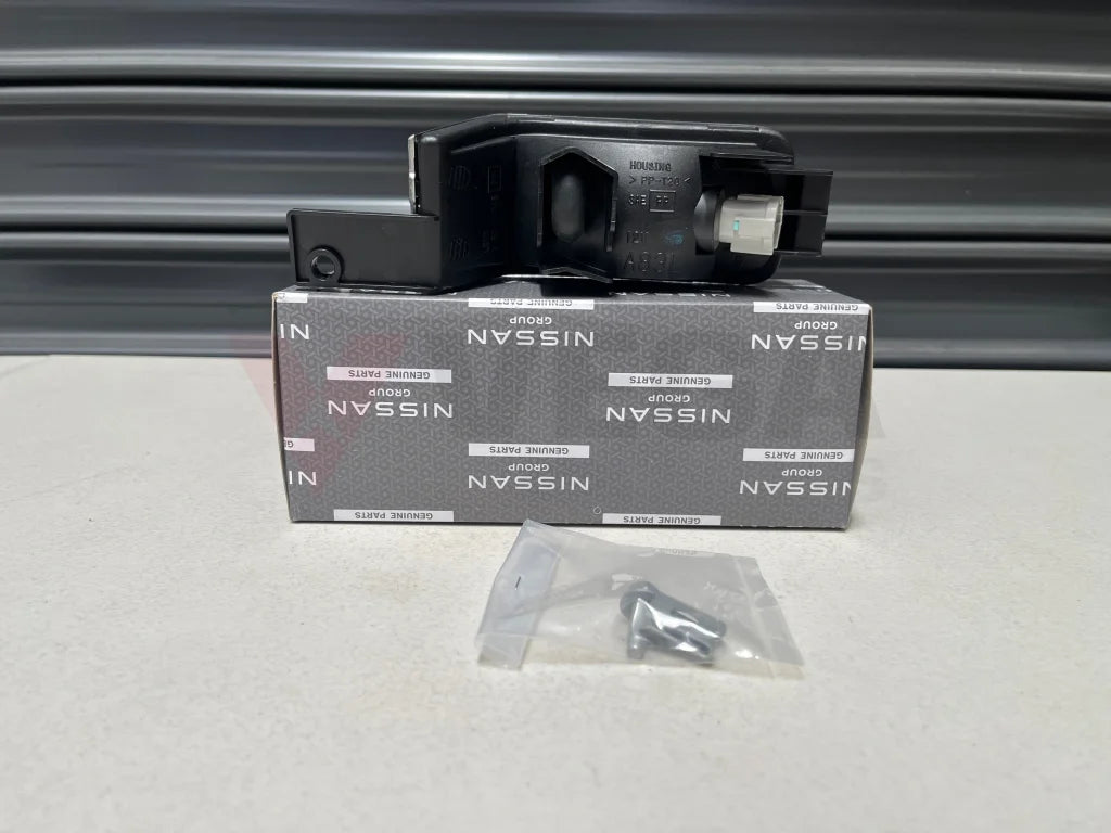 Reverse Light (LHS) Early Model to suit Nissan Skyline R34 GTR / 20GT / 25GT / 25GT-4 / 25GT-t / GT-V 26545-AA125