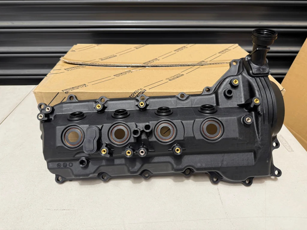Right Rocker Cover to suit Landcruiser 70 76 78 79 Series VDJ 1VD 01-2007 to 08-2016 11201-51031 - Engine