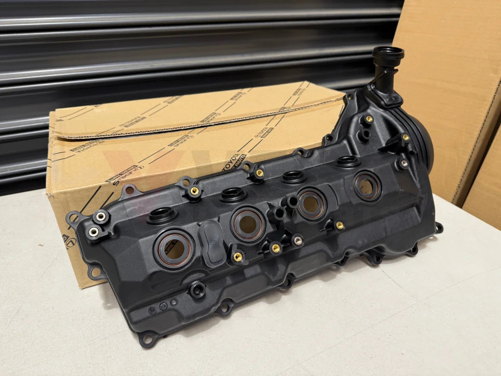 Right Rocker Cover to suit Landcruiser 70 76 78 79 Series VDJ 1VD 01-2007 to 08-2016 11201-51031 - Engine